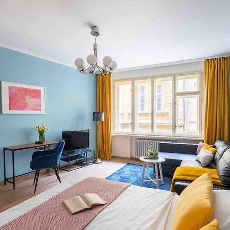 Colourful Modern Flat / Balcony / Charles Bridge Apartment Prague Exterior photo