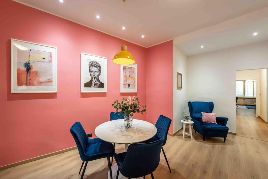 Апартаменти Colourful Modern Flat / Balcony / Charles Bridge Прага